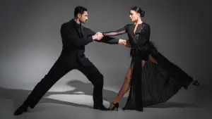 Ballerina di tango con postura di ballo da sala perfetta