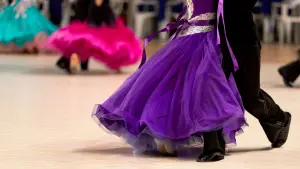 due ballerini in un esibizione di foxtrot